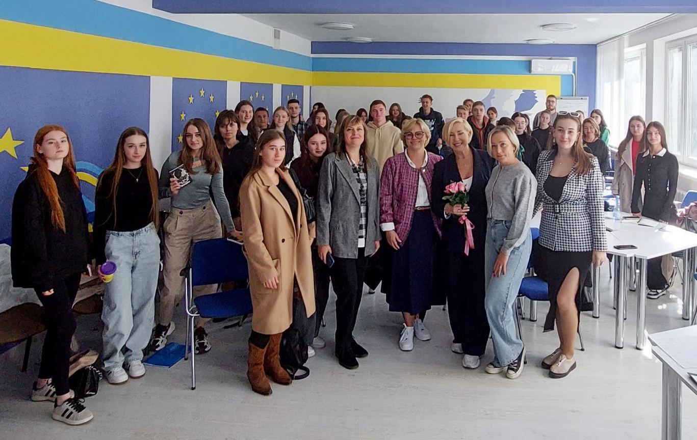 З вдячною аудиторією спраглих до знань студентів